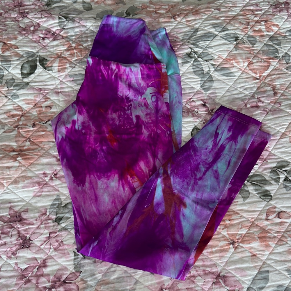 Booty by Brabants Purple and Blue Tie-Dye Leggings